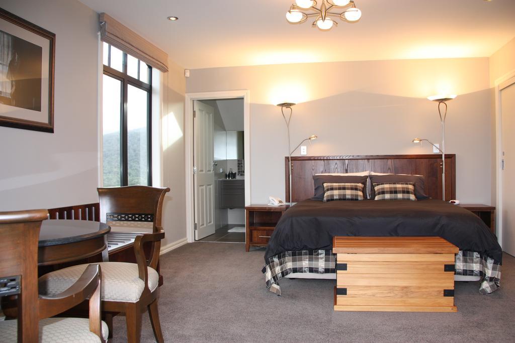 Dock Bay Lodge Te Anau Exterior photo