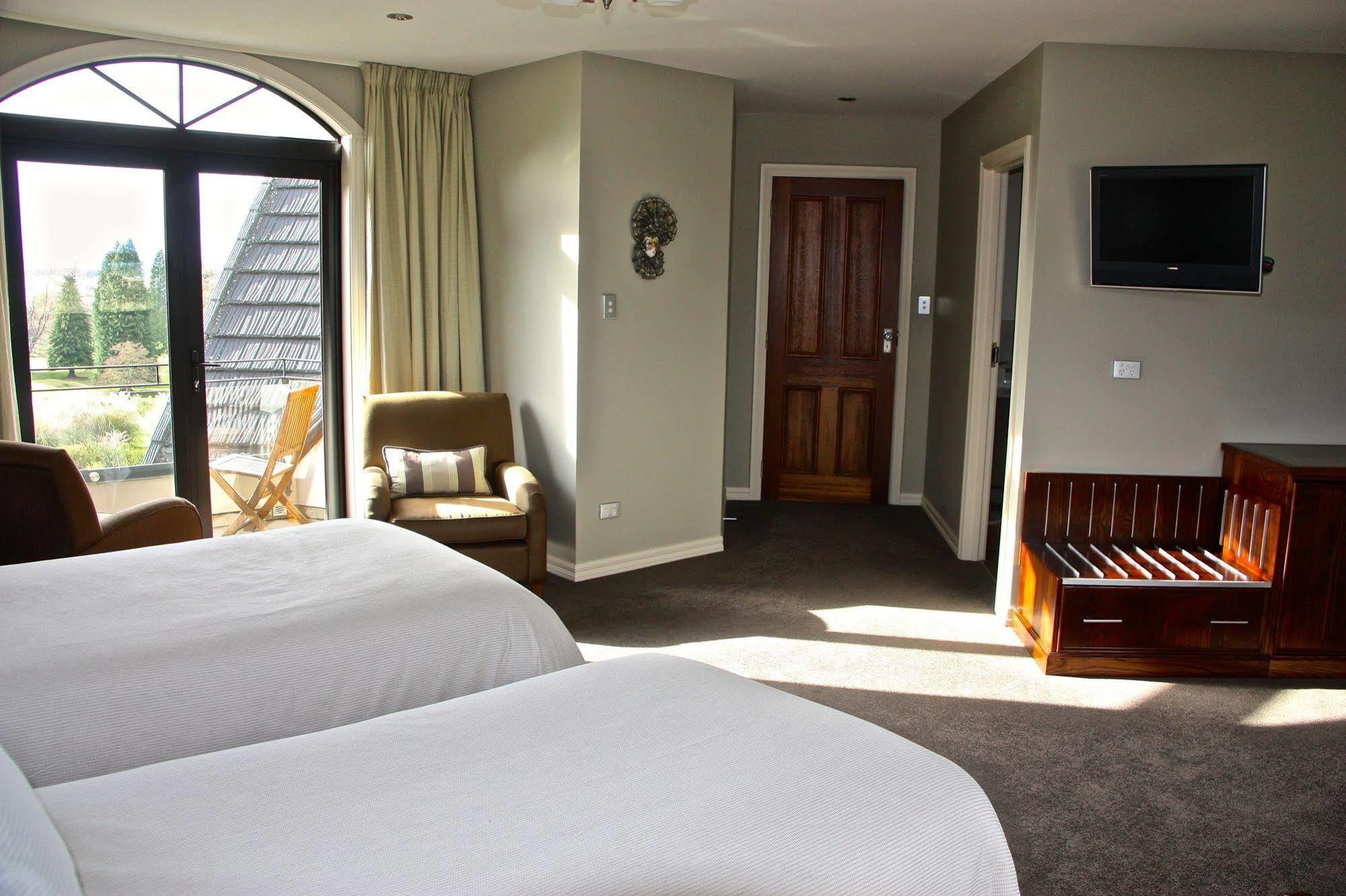 Dock Bay Lodge Te Anau Exterior photo